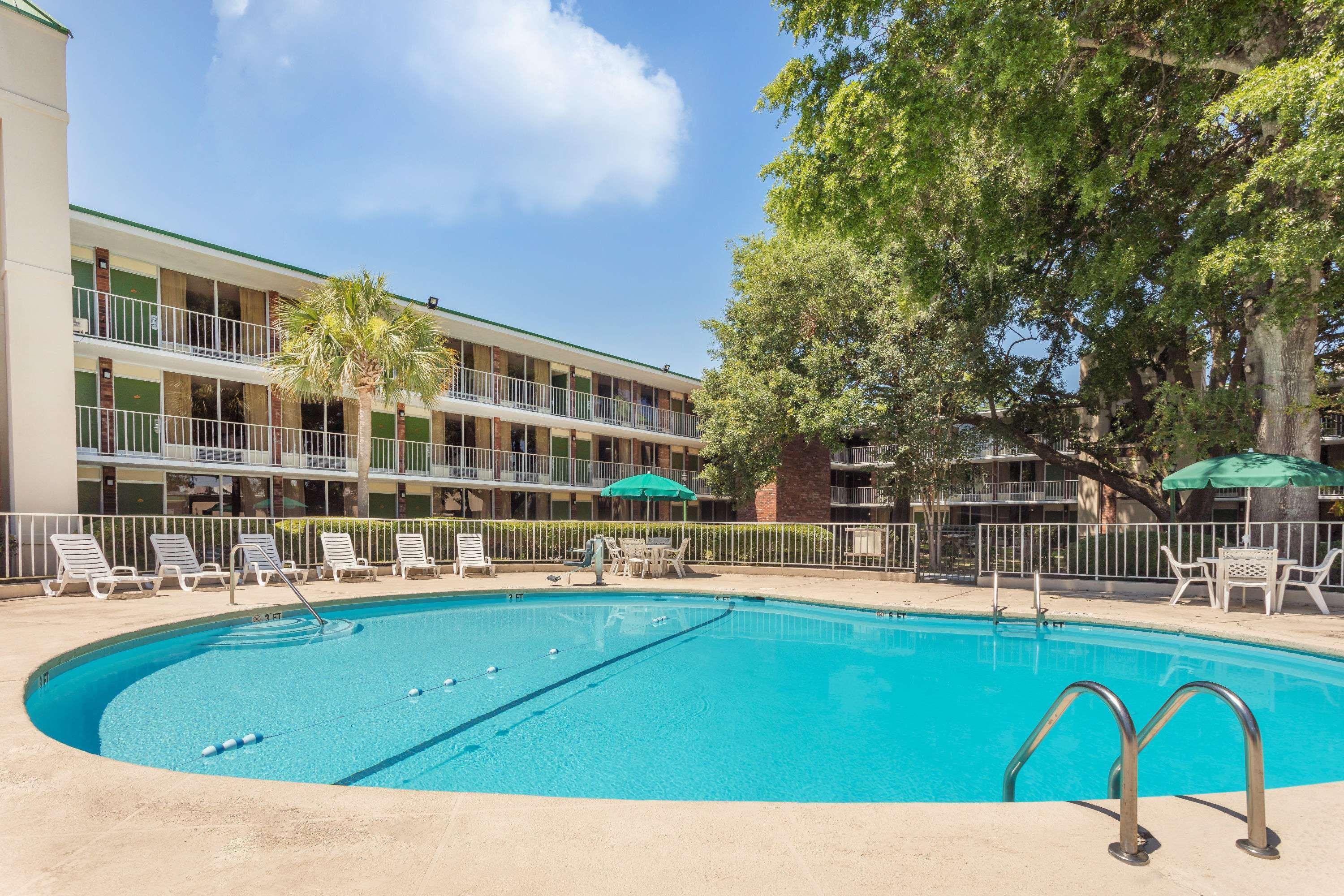 Days Inn By Wyndham Mt Pleasant-Charleston-Patriots Point Zewnętrze zdjęcie